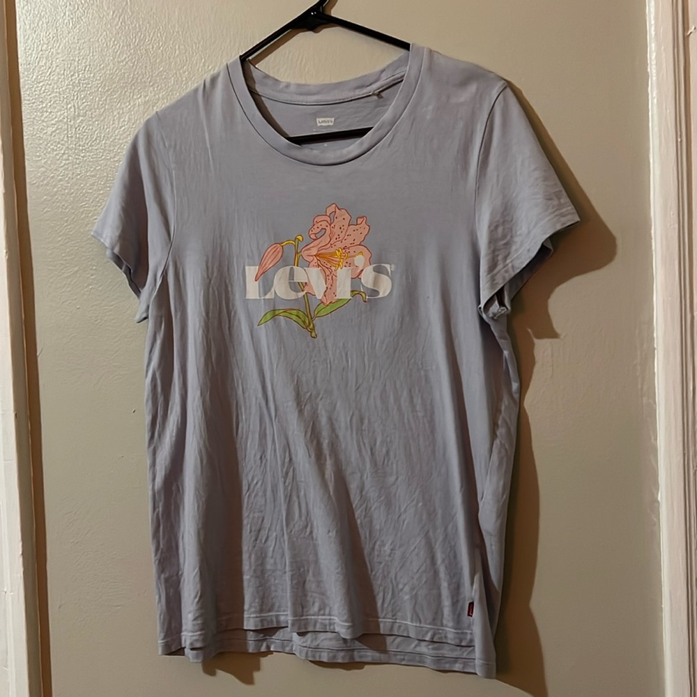 Levi’s Flower Graphic Tee